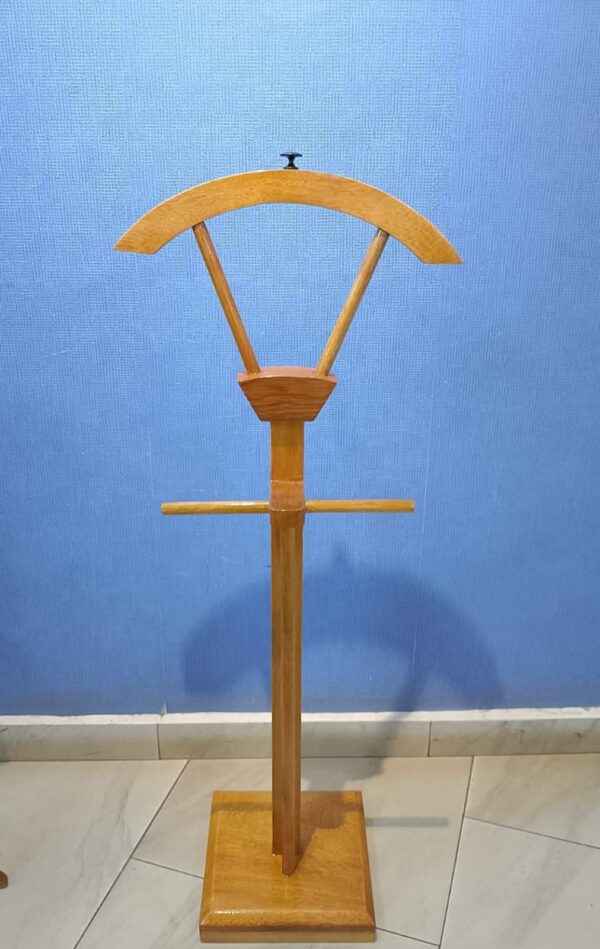 executive office coat hanger