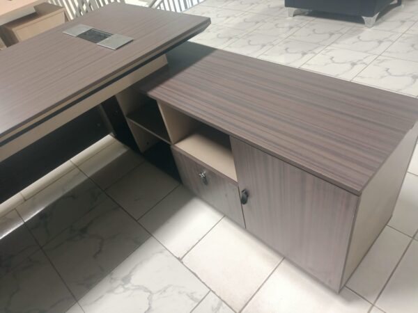 Modern Executive Office Desk – Sleek Design with Smart Detailing - Image 2