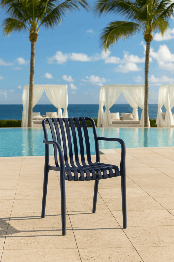 Stylish Outdoor Resort Chairs